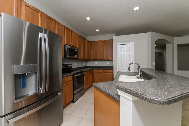2,320/Mo, 1528 Emerald Hill Way Valrico, FL 33594 Kitchen View