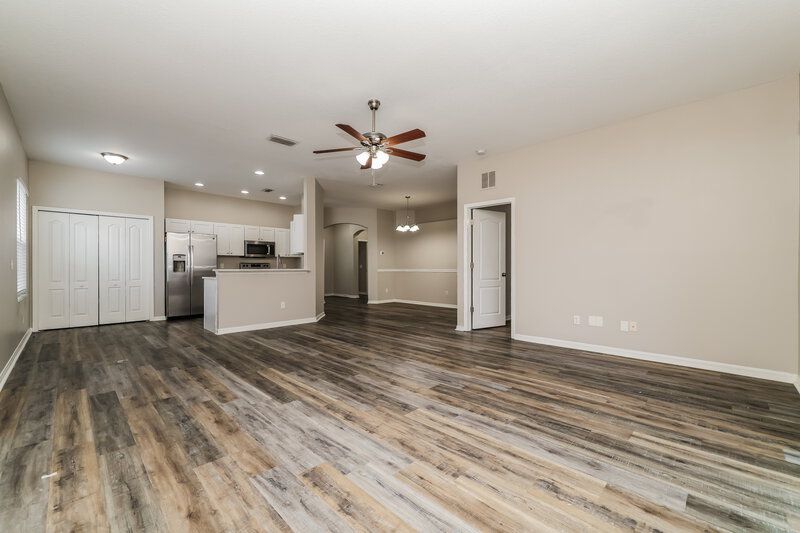 2,095/Mo, 13417 Silvercreek Dr Riverview, FL 33579 Living Room View