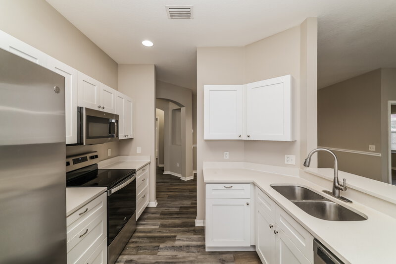 2,095/Mo, 13417 Silvercreek Dr Riverview, FL 33579 Kitchen View