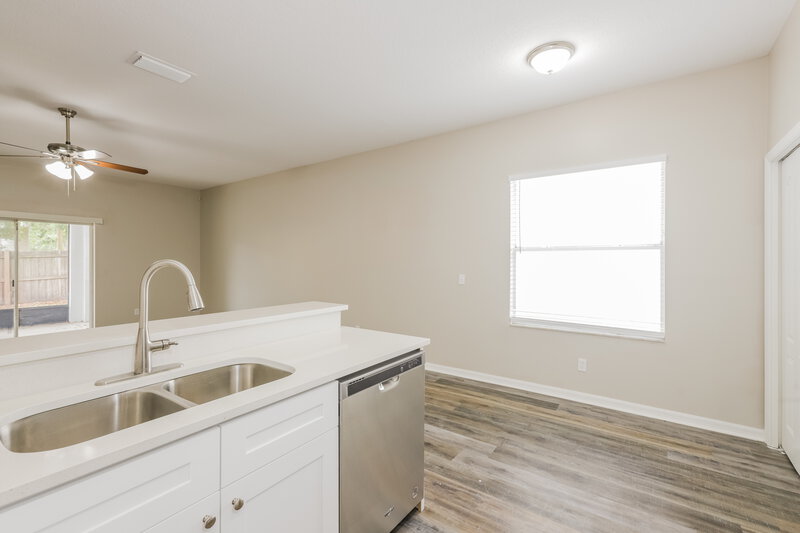 3,760/Mo, 13417 Silvercreek Dr Riverview, FL 33579 Kitchen View 2