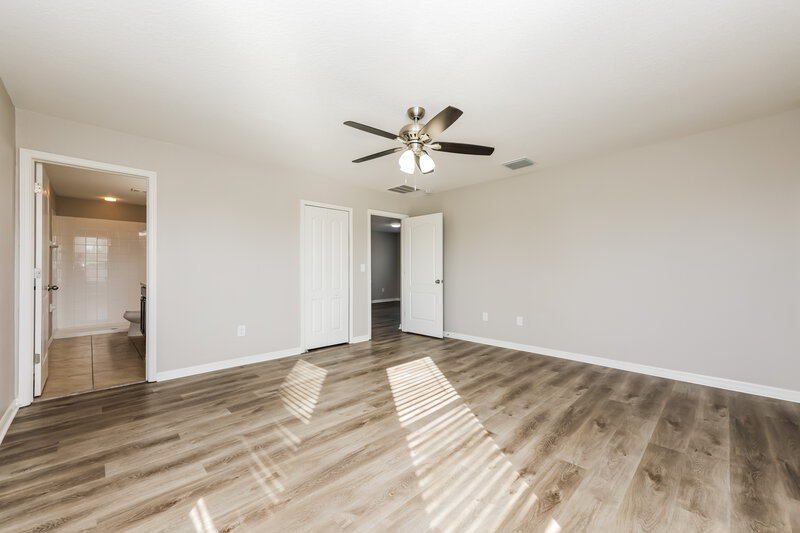 2,055/Mo, 12123 Barnsley Reserve Pl Gibsonton, FL 33534 Main Bedroom View