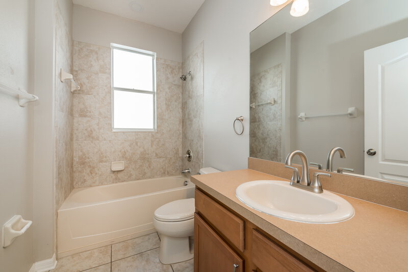 2,195/Mo, 12838 Hampton Hill Dr Riverview, FL 33578 Bathroom View