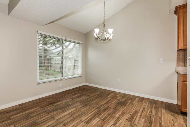 2,200/Mo, 1111 Tuxford Dr Brandon, FL 33511 Dining Room View 2
