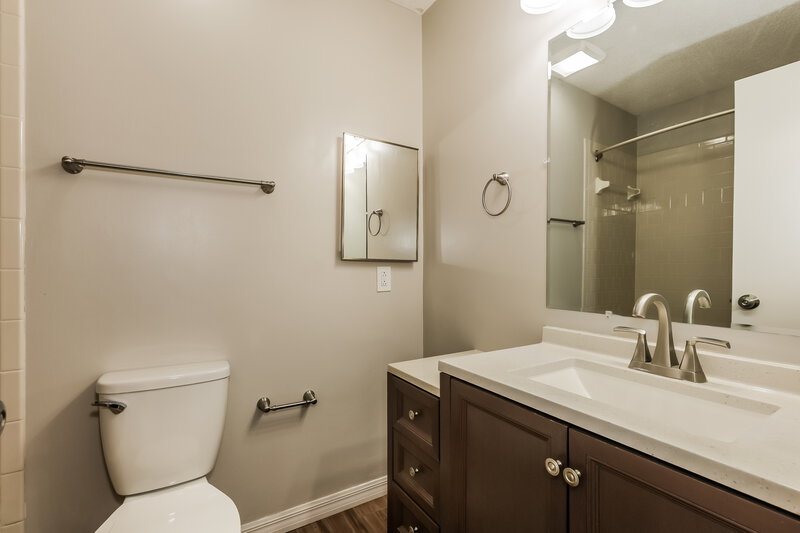 2,200/Mo, 1111 Tuxford Dr Brandon, FL 33511 Bathroom View