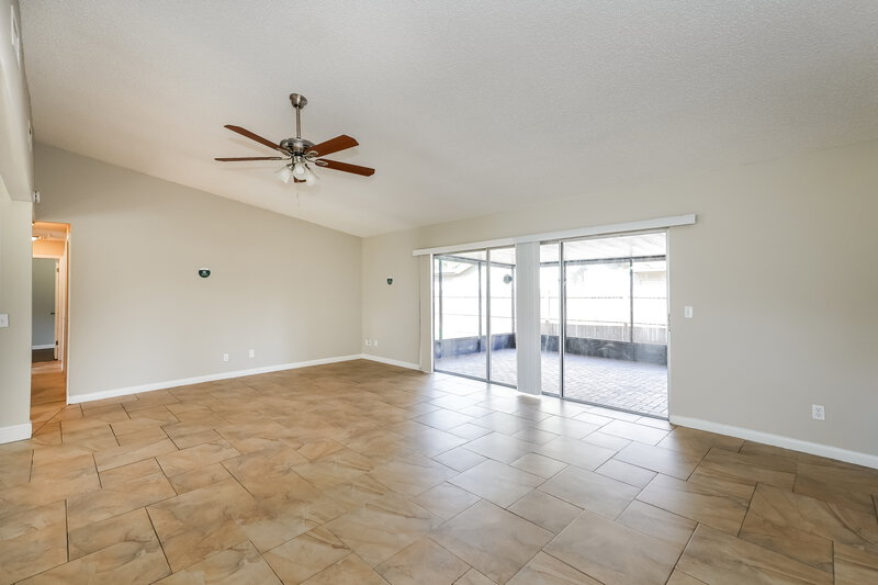 1,965/Mo, 607 Rollingwood Ln Valrico, FL 33594 Living Room View 2