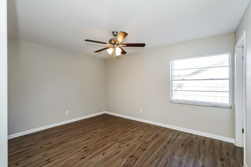 1,965/Mo, 607 Rollingwood Ln Valrico, FL 33594 Main Bedroom View 2