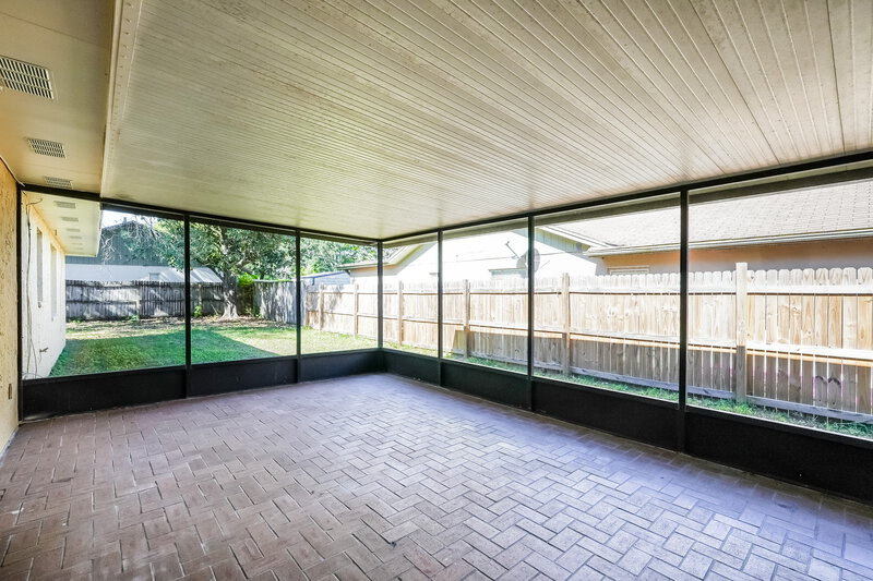 1,965/Mo, 607 Rollingwood Ln Valrico, FL 33594 Screen Porch View