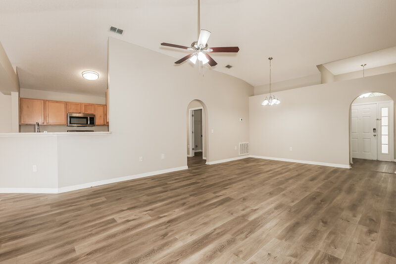 2,175/Mo, 12937 Lake Vista Dr Gibsonton, FL 33534 Living Room View