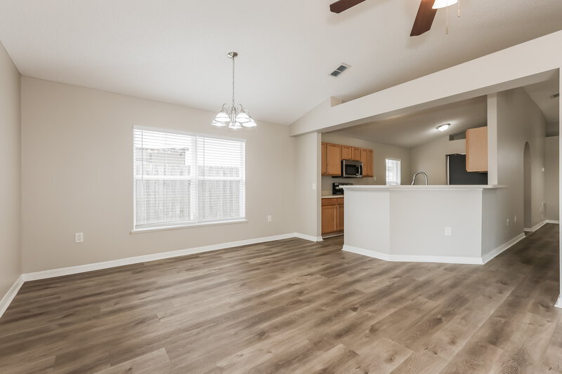 2,175/Mo, 12937 Lake Vista Dr Gibsonton, FL 33534 Family Room View