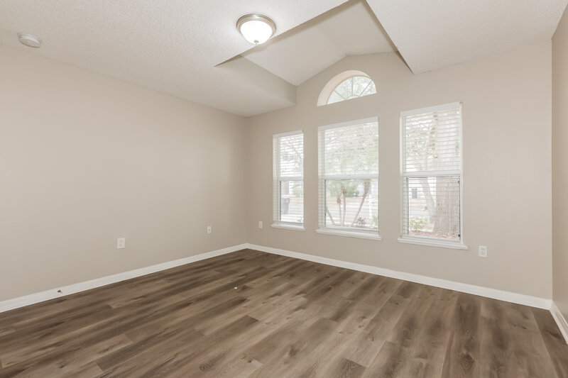 2,175/Mo, 12937 Lake Vista Dr Gibsonton, FL 33534 Bedroom View