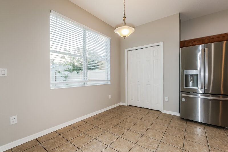 2,125/Mo, 906 Windton Oak Dr Ruskin, FL 33570 Breakfast Nook View