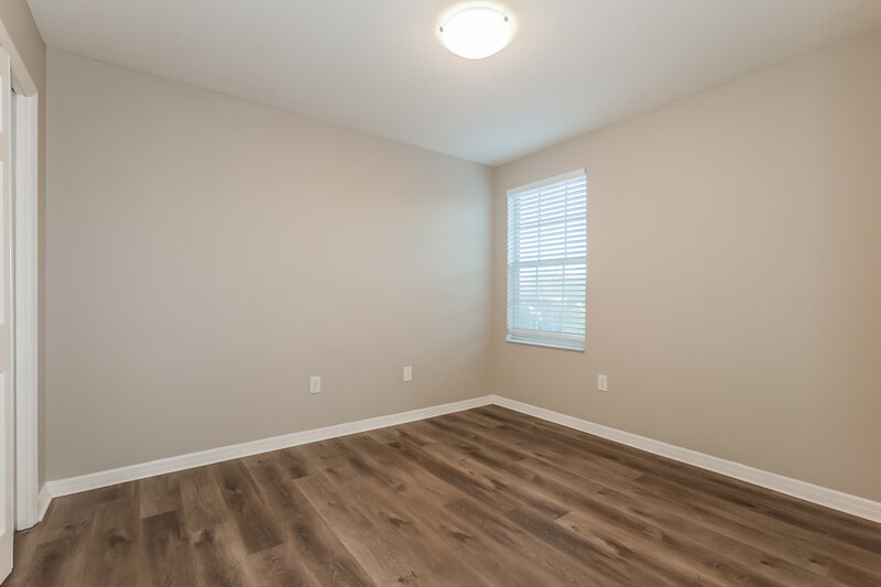 2,125/Mo, 906 Windton Oak Dr Ruskin, FL 33570 Bedroom View