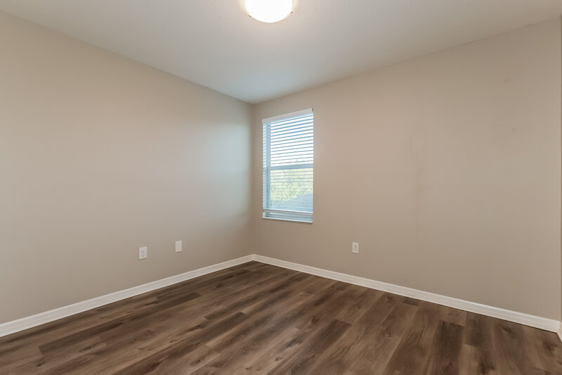 2,125/Mo, 906 Windton Oak Dr Ruskin, FL 33570 Bedroom View 2