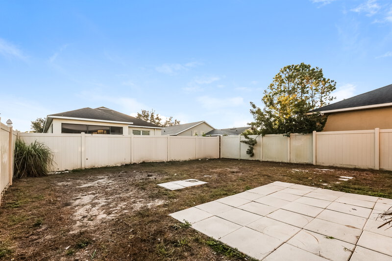 2,125/Mo, 906 Windton Oak Dr Ruskin, FL 33570 Rear View 2