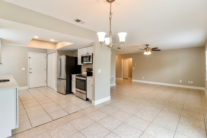 2,375/Mo, 6828 Swain Ave Tampa, FL 33625 Dining Room View