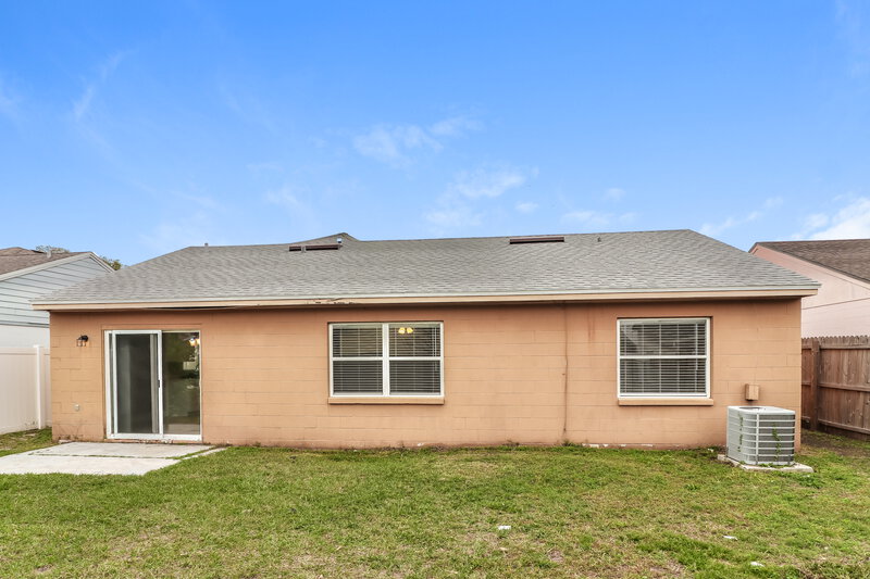2,375/Mo, 6828 Swain Ave Tampa, FL 33625 Rear View