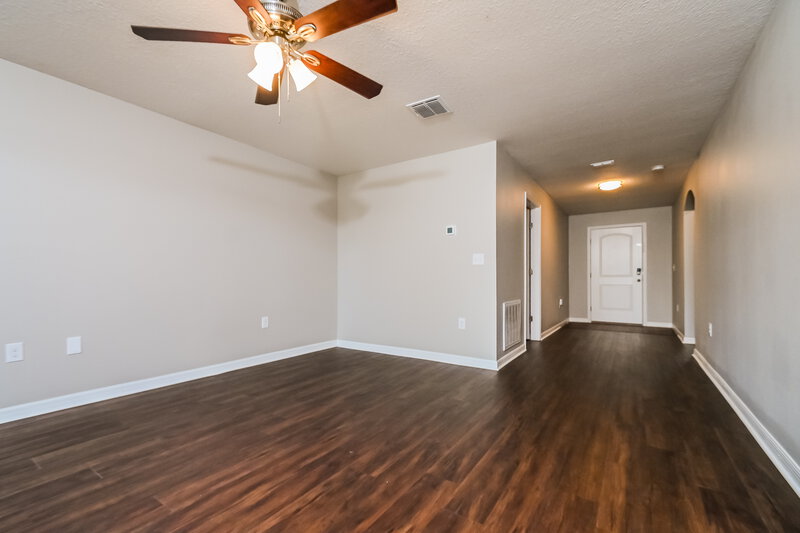 3,350/Mo, 720 Chatham Walk Dr Ruskin, FL 33570 Living Room View