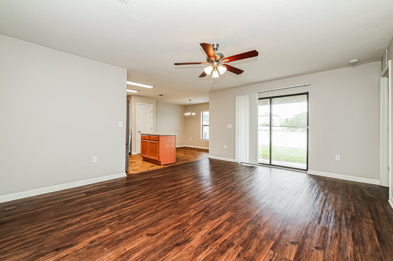1,985/Mo, 720 Chatham Walk Dr Ruskin, FL 33570 Living Room View 2