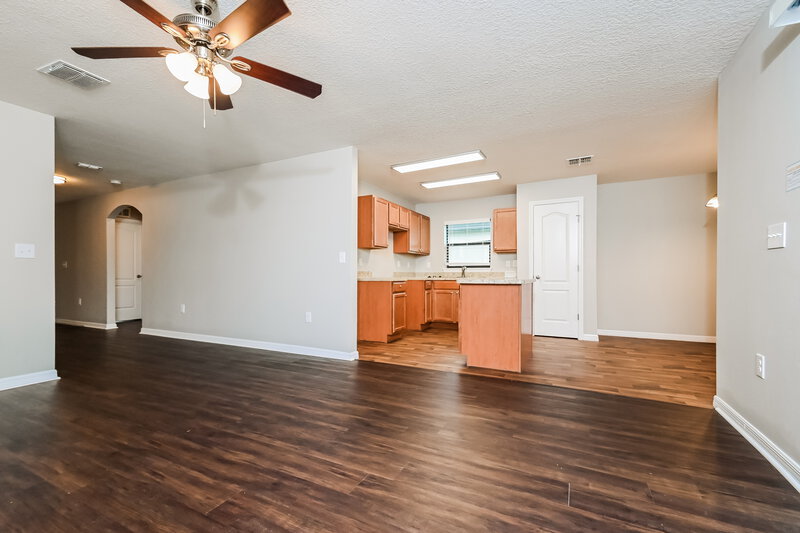 3,350/Mo, 720 Chatham Walk Dr Ruskin, FL 33570 Living Room View 3