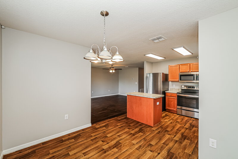 1,985/Mo, 720 Chatham Walk Dr Ruskin, FL 33570 Kitchen View 2