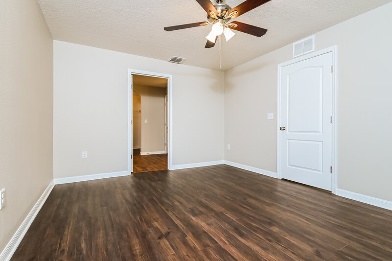 3,350/Mo, 720 Chatham Walk Dr Ruskin, FL 33570 Main Bedroom View 2