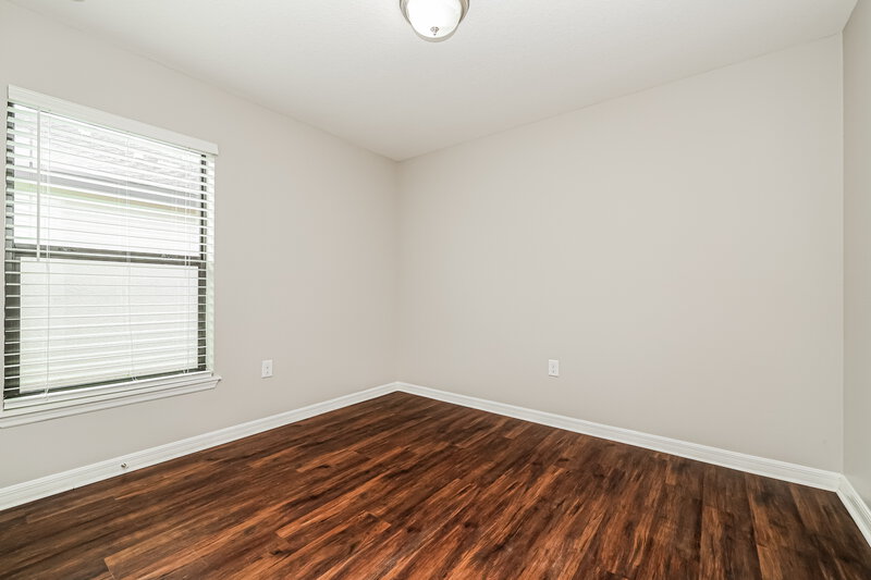1,985/Mo, 720 Chatham Walk Dr Ruskin, FL 33570 Bedroom View 2