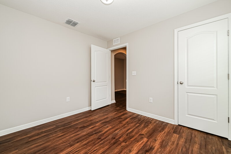1,985/Mo, 720 Chatham Walk Dr Ruskin, FL 33570 Bedroom View 3