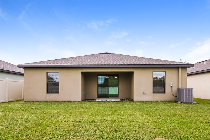 3,350/Mo, 720 Chatham Walk Dr Ruskin, FL 33570 Rear View