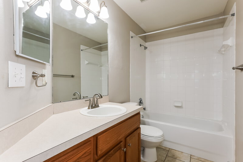 2,305/Mo, 1106 Summer Breeze Dr Brandon, FL 33511 Bathroom View