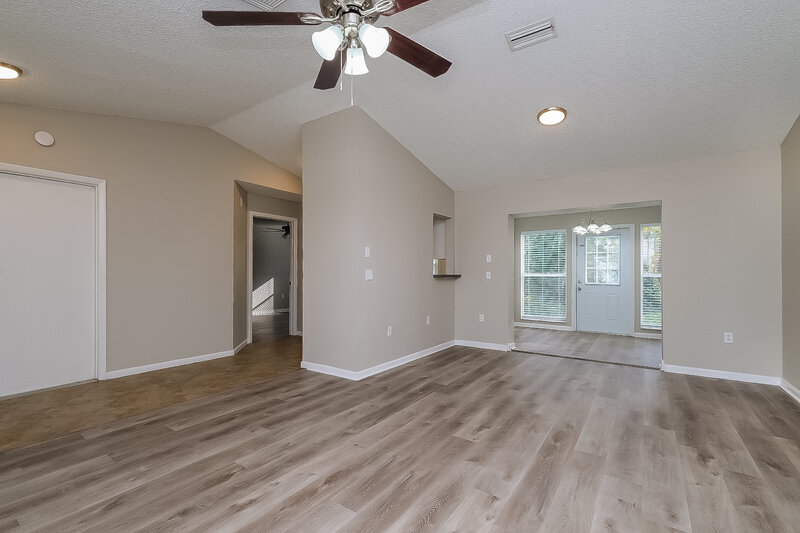 1,945/Mo, 10950 Kenmore Dr New Port Richey, FL 34654 Living Room View