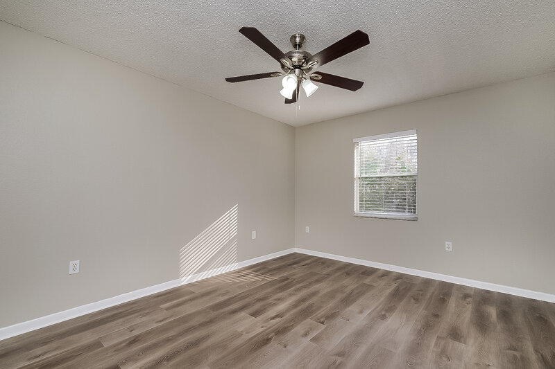 1,945/Mo, 10950 Kenmore Dr New Port Richey, FL 34654 Main Bedroom View 2
