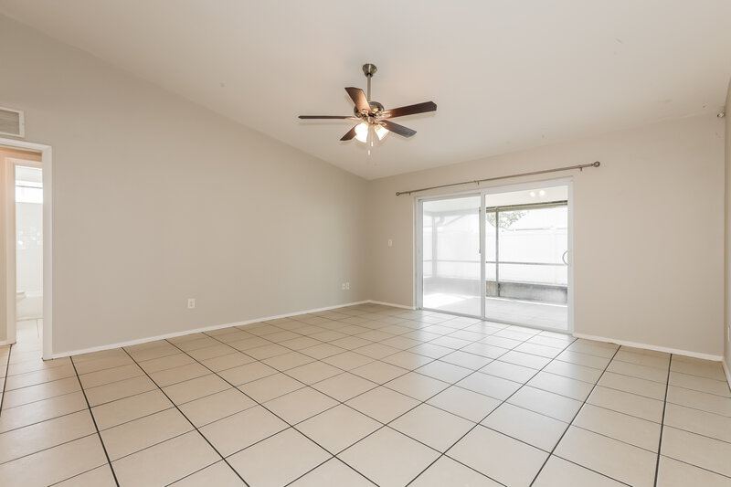 2,140/Mo, 908 Pine Ridge Cir E Brandon, FL 33511 Living Room View