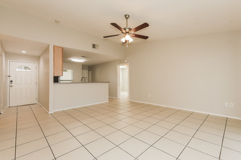 2,140/Mo, 908 Pine Ridge Cir E Brandon, FL 33511 Living Room View 2