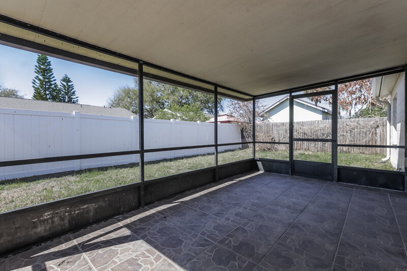 2,140/Mo, 908 Pine Ridge Cir E Brandon, FL 33511 Sun Room View