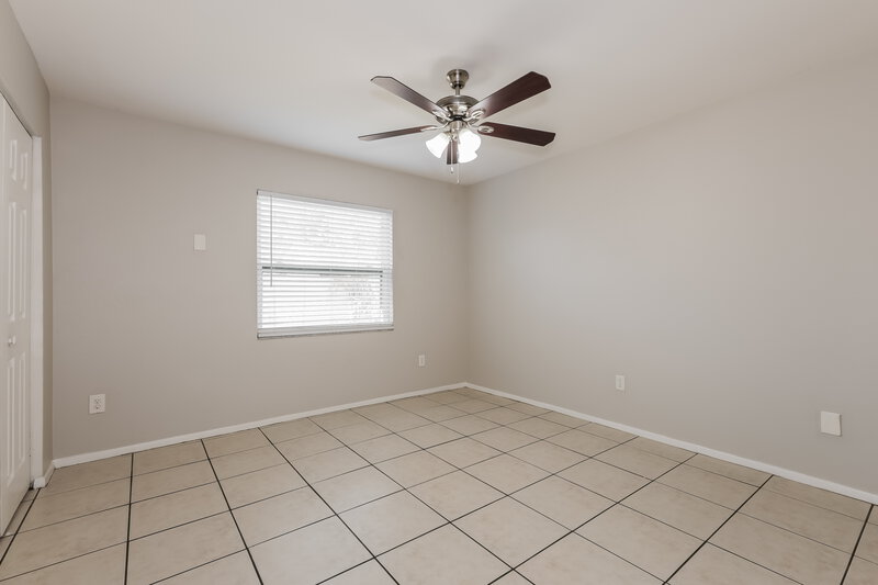 2,140/Mo, 908 Pine Ridge Cir E Brandon, FL 33511 Main Bedroom View
