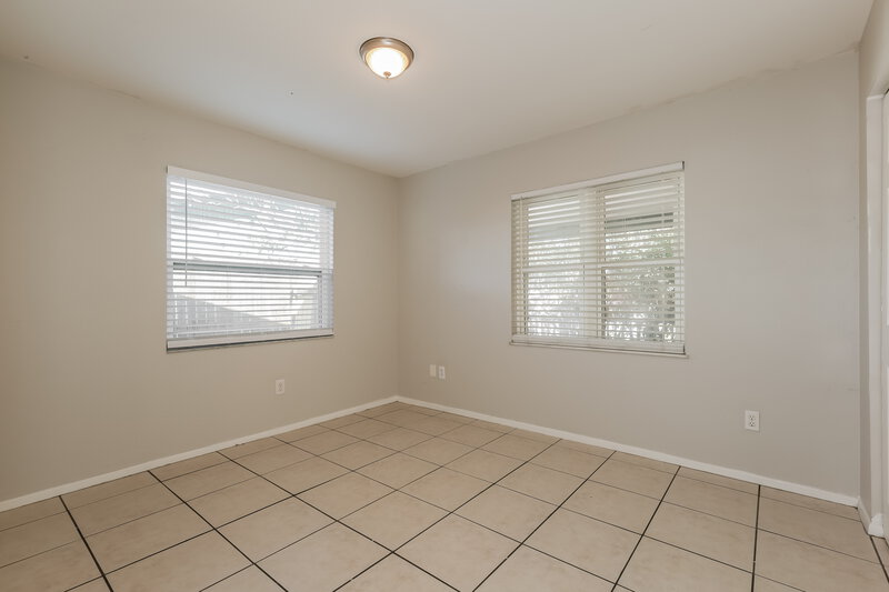 2,140/Mo, 908 Pine Ridge Cir E Brandon, FL 33511 Bedroom View 4