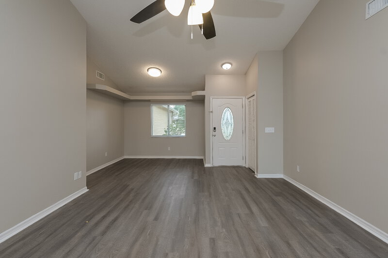 2,225/Mo, 4360 Grandwood Ln New Port Richey, FL 34653 Living Room View 2
