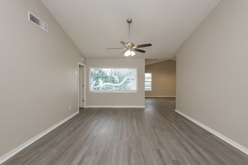 2,225/Mo, 4360 Grandwood Ln New Port Richey, FL 34653 Living Room View 3