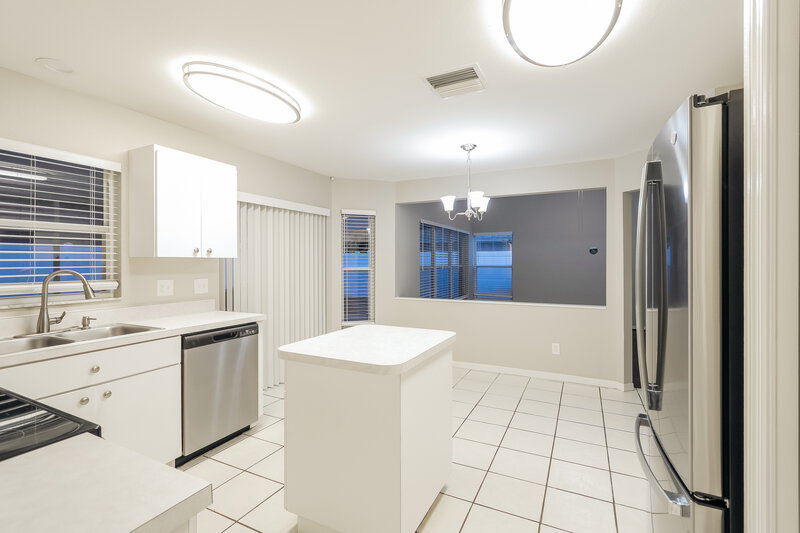 2,575/Mo, 2306 Needham Dr Valrico, FL 33596 Kitchen View