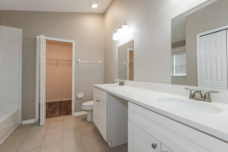3,400/Mo, 34406 Smart Dr Zephyrhills, FL 33541 Main Bathroom View