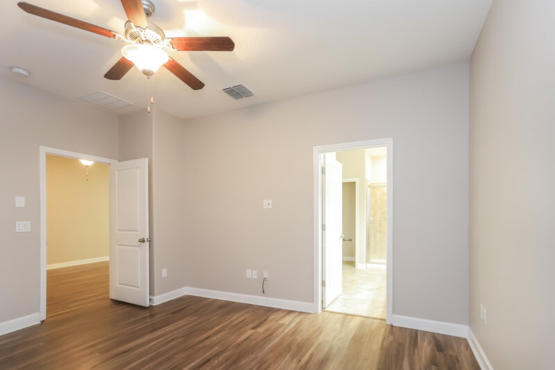 2,165/Mo, 9943 Ivory Dr Ruskin, FL 33573 Main Bedroom View 2