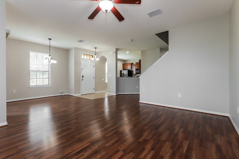 2,260/Mo, 5511 Kinglethill Dr Lithia, FL 33547 Living Room View 2