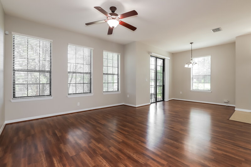 2,260/Mo, 5511 Kinglethill Dr Lithia, FL 33547 Living Room View 3