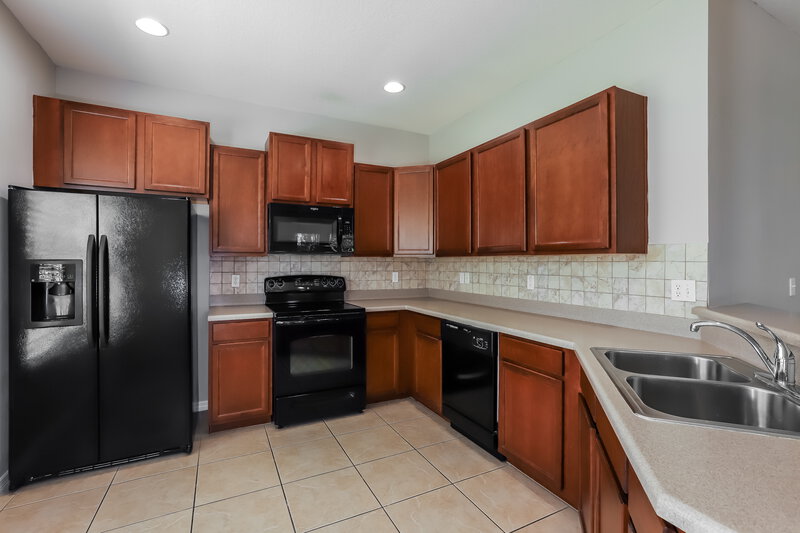 2,260/Mo, 5511 Kinglethill Dr Lithia, FL 33547 Kitchen View
