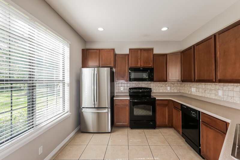 1,935/Mo, 5511 Kinglethill Dr Lithia, FL 33547 Kitchen View