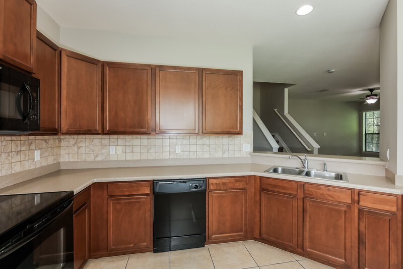 1,935/Mo, 5511 Kinglethill Dr Lithia, FL 33547 Kitchen View 2