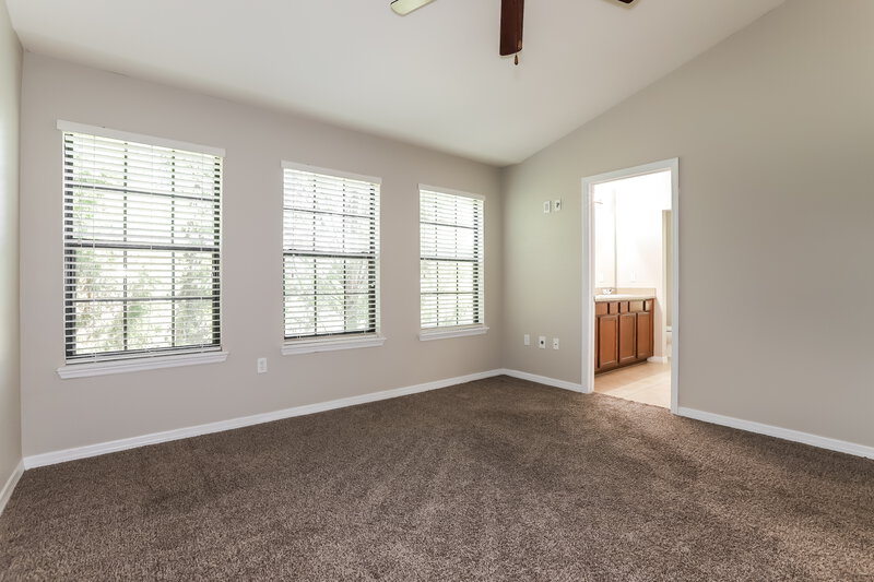 2,260/Mo, 5511 Kinglethill Dr Lithia, FL 33547 Main Bedroom View