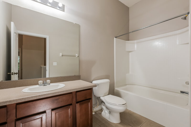 1,935/Mo, 5511 Kinglethill Dr Lithia, FL 33547 Bathroom View