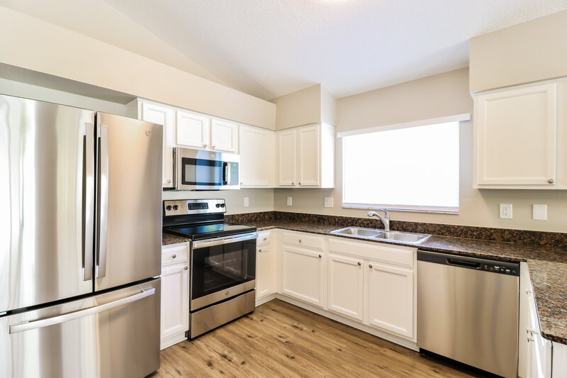 2,175/Mo, 27750 Breakers Dr Wesley Chapel, FL 33544 Kitchen View
