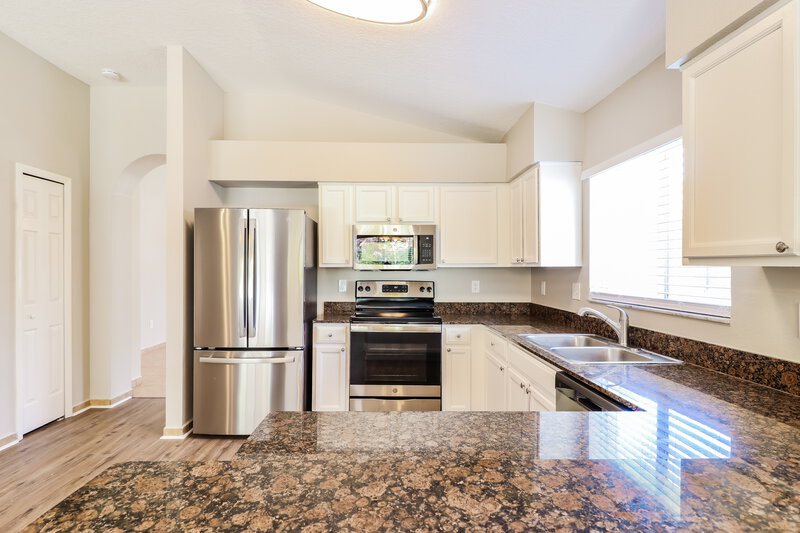2,175/Mo, 27750 Breakers Dr Wesley Chapel, FL 33544 Kitchen View 2